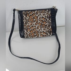 Beautiful Pre-owned Faux Leather Purse/Crossbody Leopard print and Croc embossed